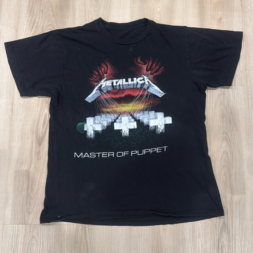 Metallica Master of Puppets Graphic Tshirt in a Black Men's Medium